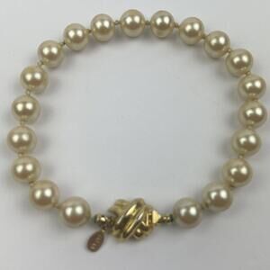 Vintage PCI White Faux Pearl Gold Tone Hand Knotted 8” Bracelet